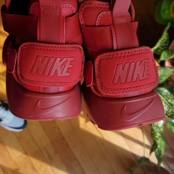 Nike Huaraches - Picture 4 of 6